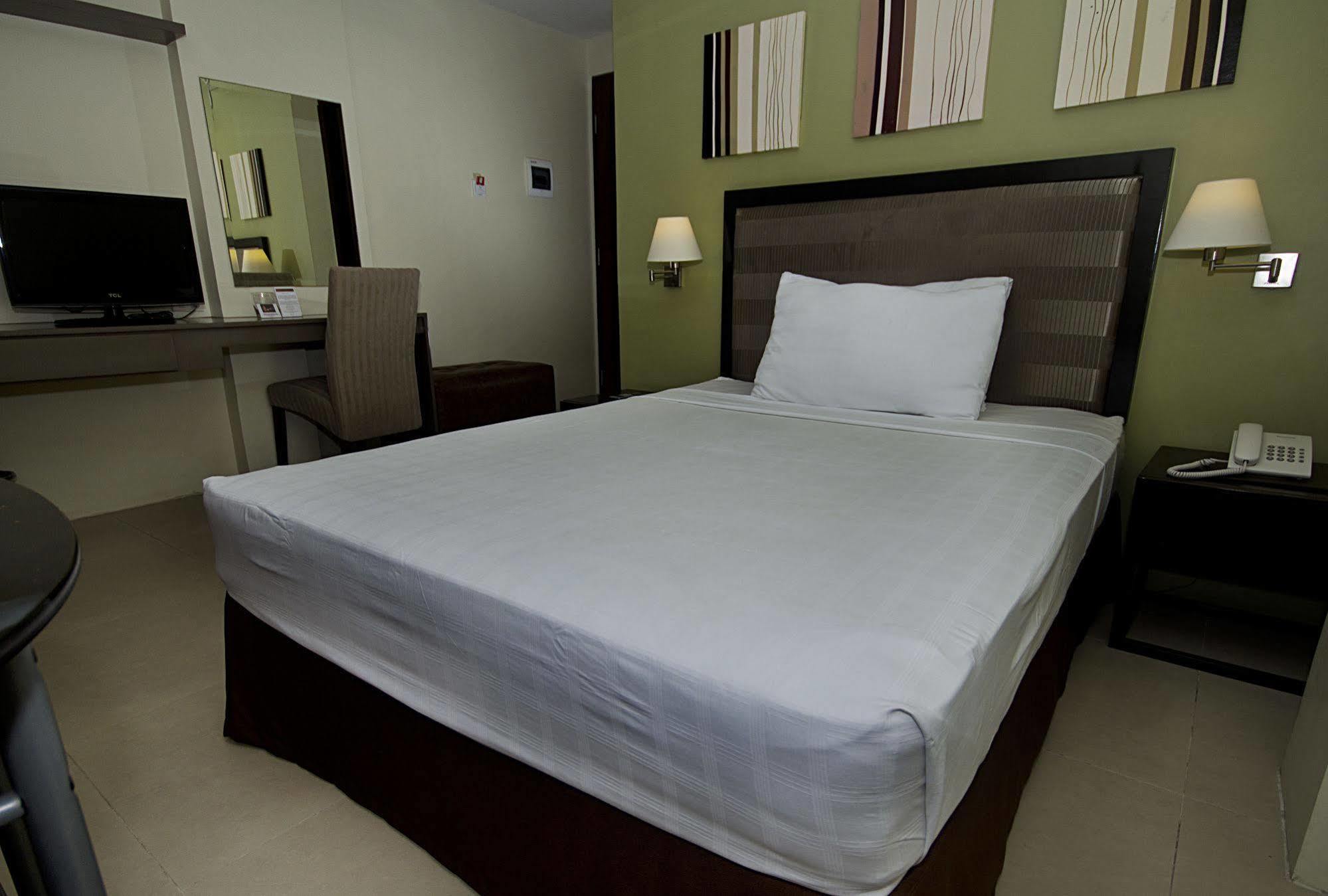 Mango Suites Tuguegarao City Bagian luar foto